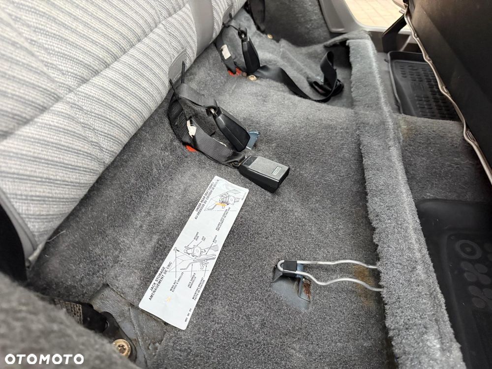 Jeep Cherokee - 16