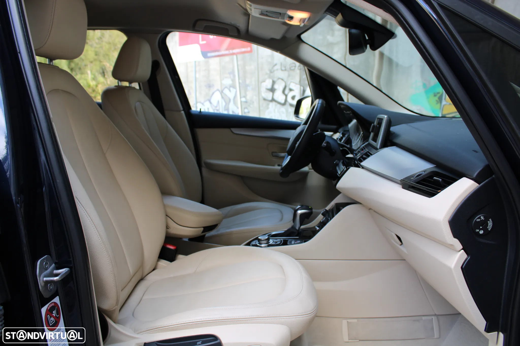 BMW 218 Active Tourer d Advantage Auto - 23