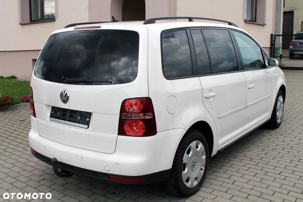 Volkswagen Touran 1.4 TSI DSG Comfortline - 4
