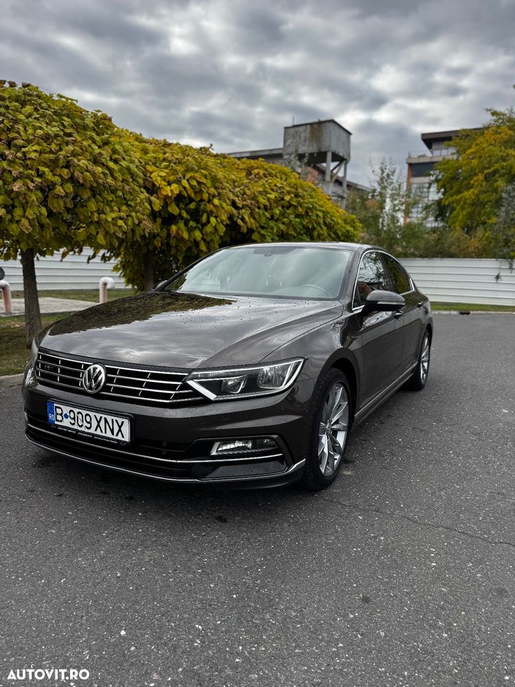 Volkswagen Passat - 1