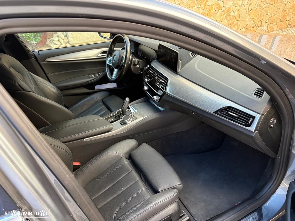 BMW 530 e iPerformance — fotografia 12