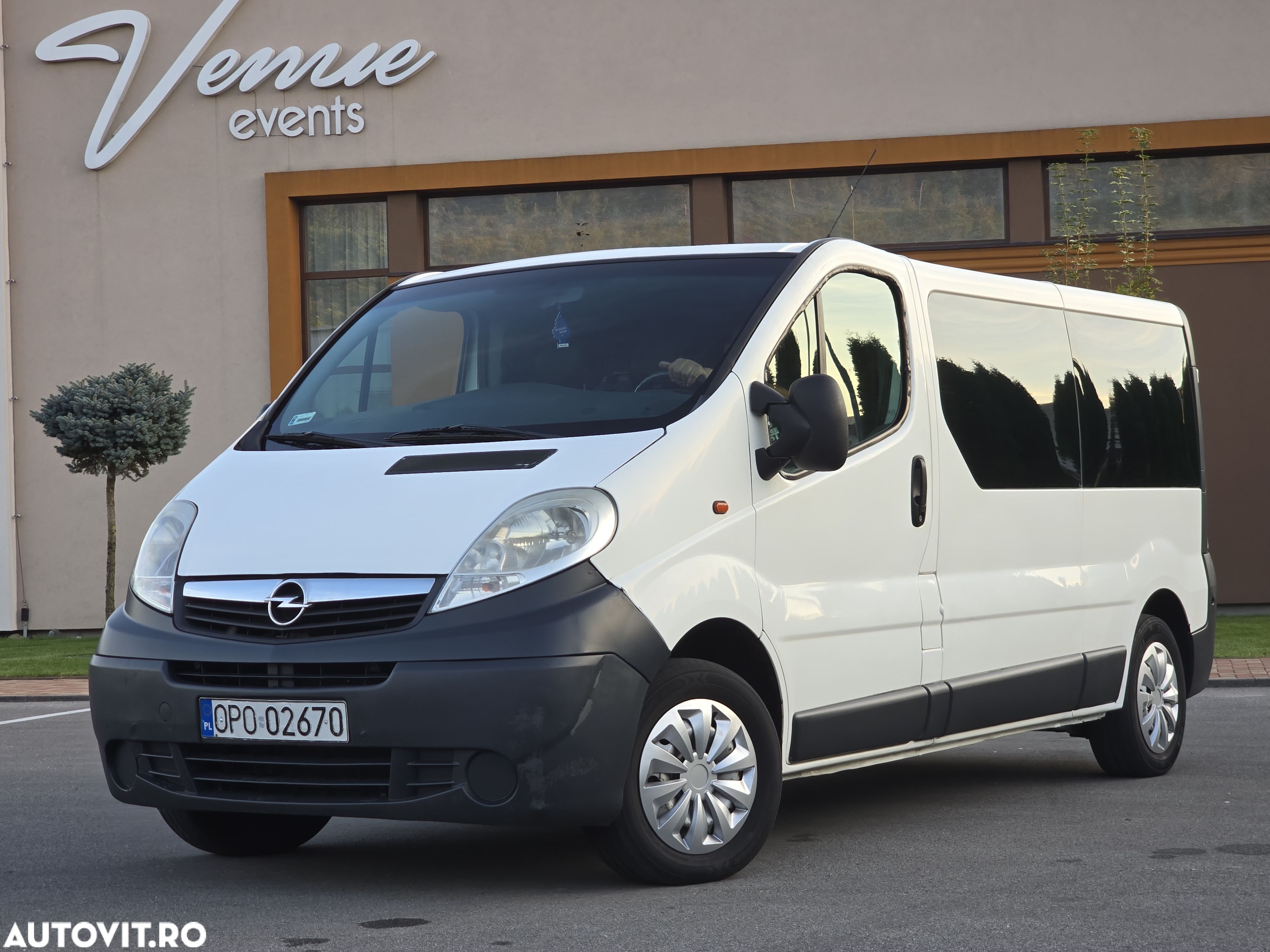 Opel Vivaro - 1