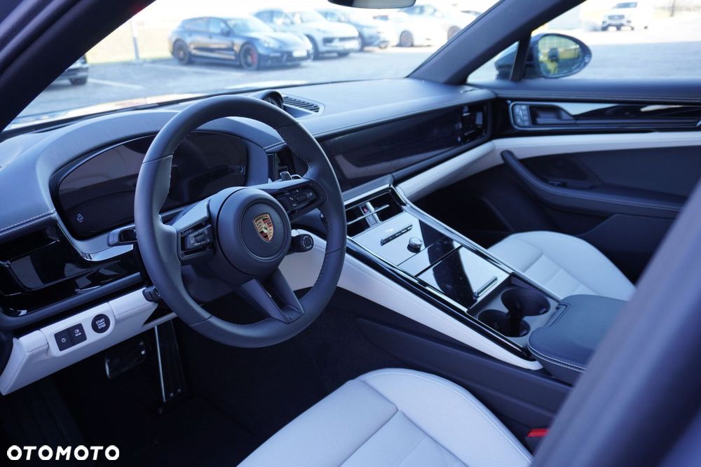 Porsche Panamera 4 - 12