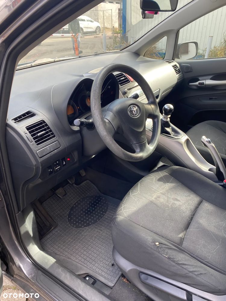 Toyota Auris - 10