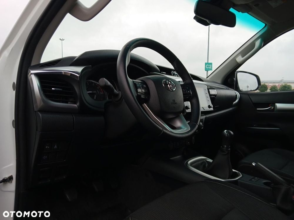 Toyota Hilux 2.8 D-4D Double Cab SR5 4x4 - 23