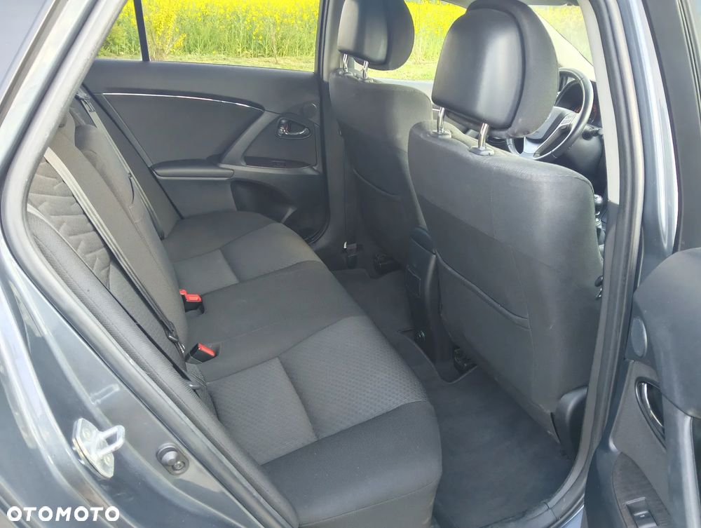 Toyota Avensis - 6