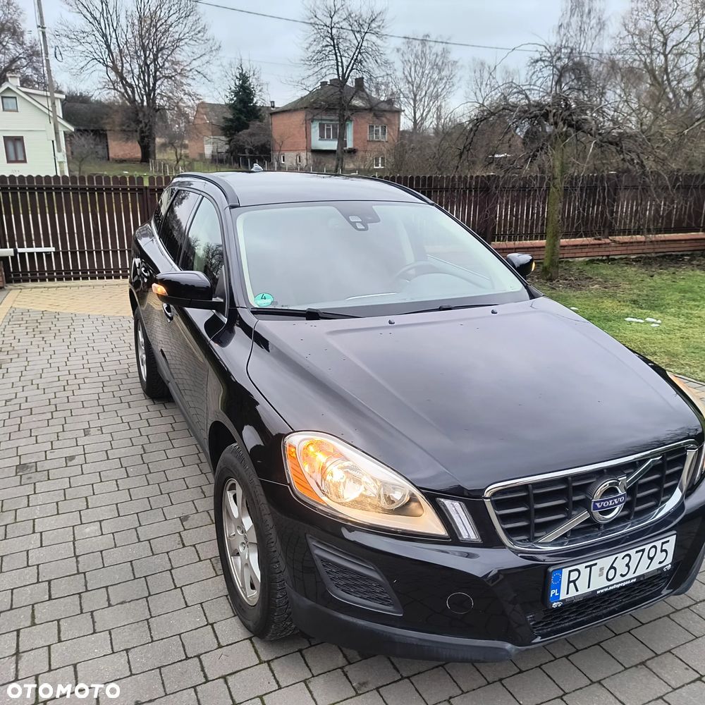 Volvo XC 60 DRIVe R Design - 2