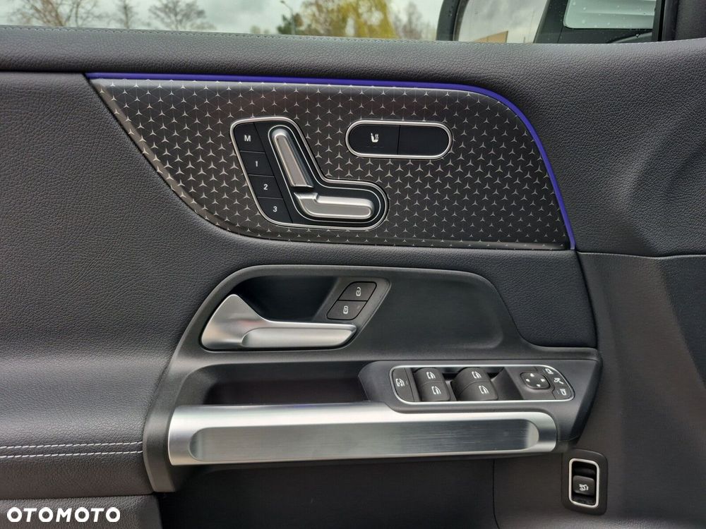 Mercedes-Benz EQB - 18