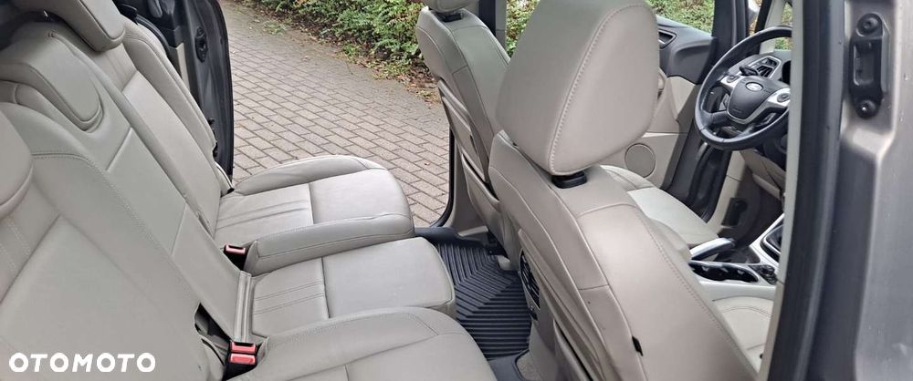 Ford Grand C-MAX - 36