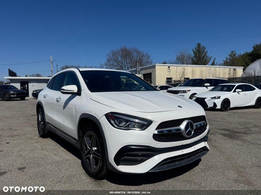 Mercedes-Benz GLA 250 AMG Line - 2