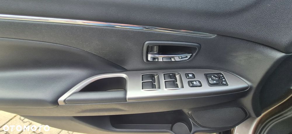 Mitsubishi ASX 1.6 Intense Plus Navi Blue Edition - 18
