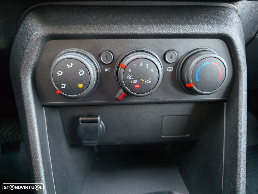 Dacia Sandero 1.0 TCe Comfort CVT - 17