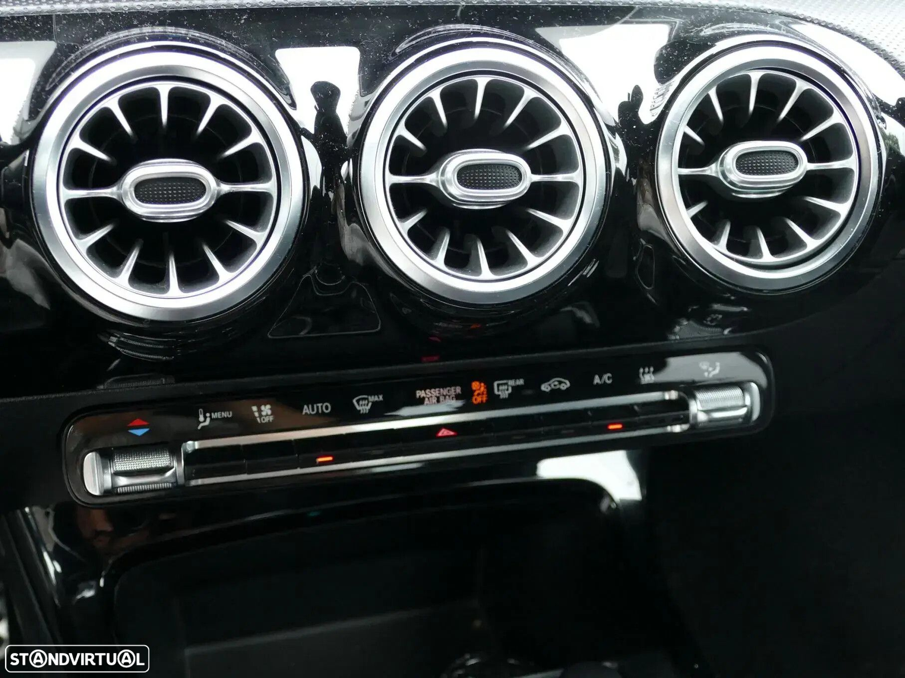 Mercedes-Benz A 250 Limousine e AMG Line - 17