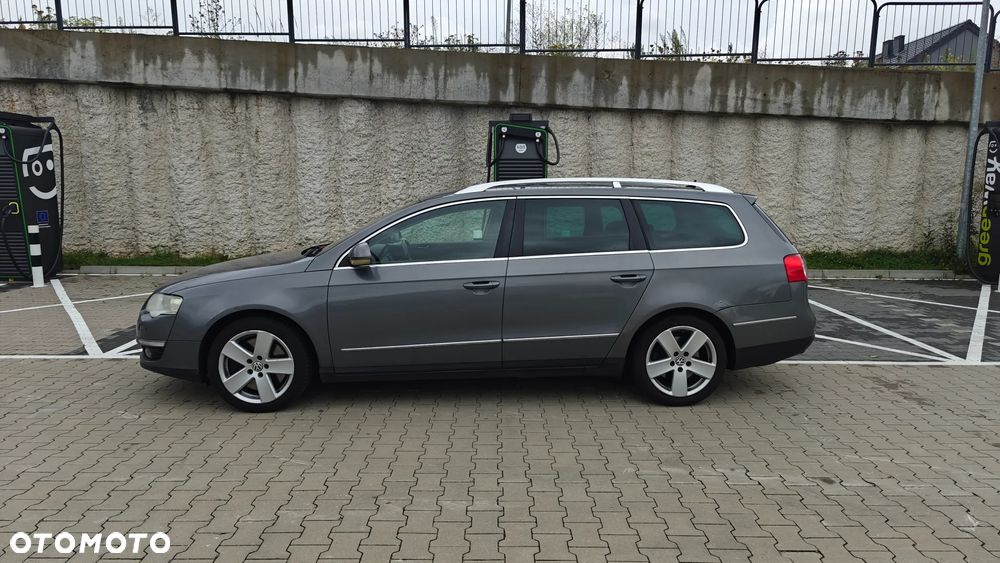 Volkswagen Passat 3.2 V6 FSI 4Mot Sportline DSG - 3