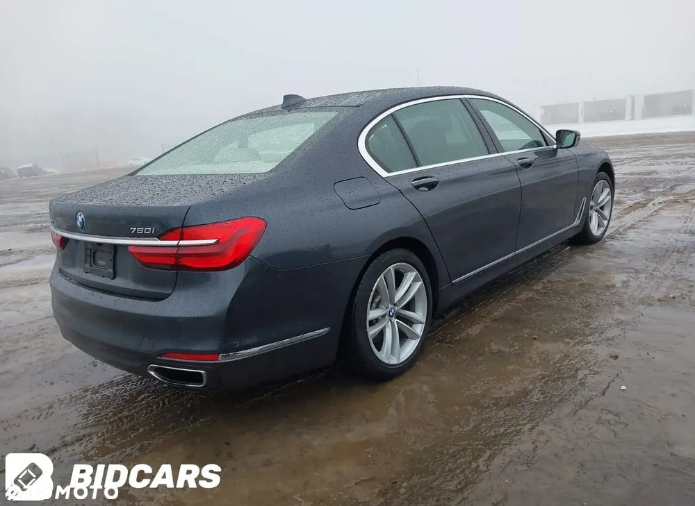 BMW Seria 7 750Li Edition Exclusive - 26
