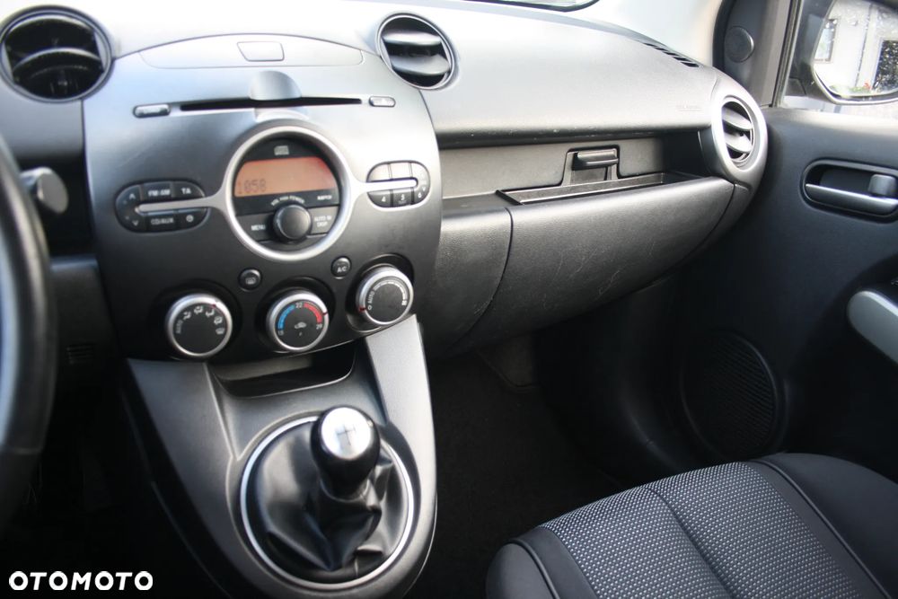 Mazda 2 - 7