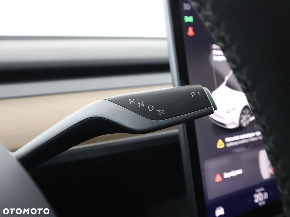 Tesla Model Y Standard - 37