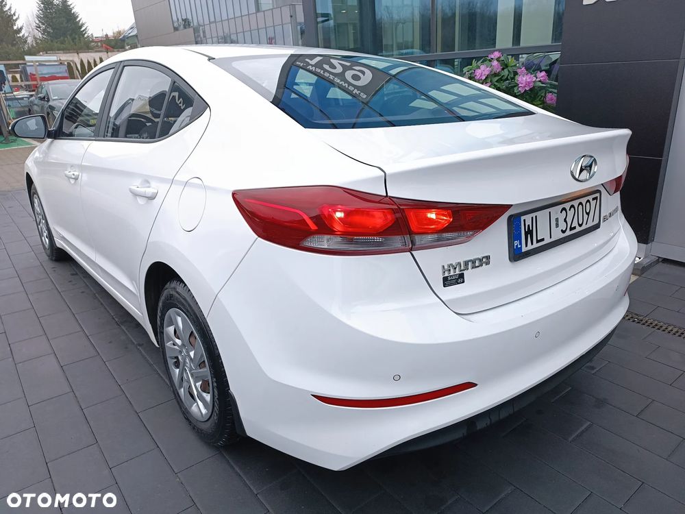 Hyundai Elantra - 7