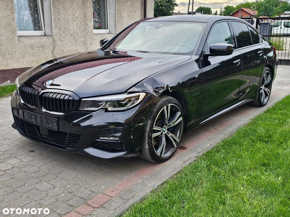 BMW Seria 3 330e M Sport - 3