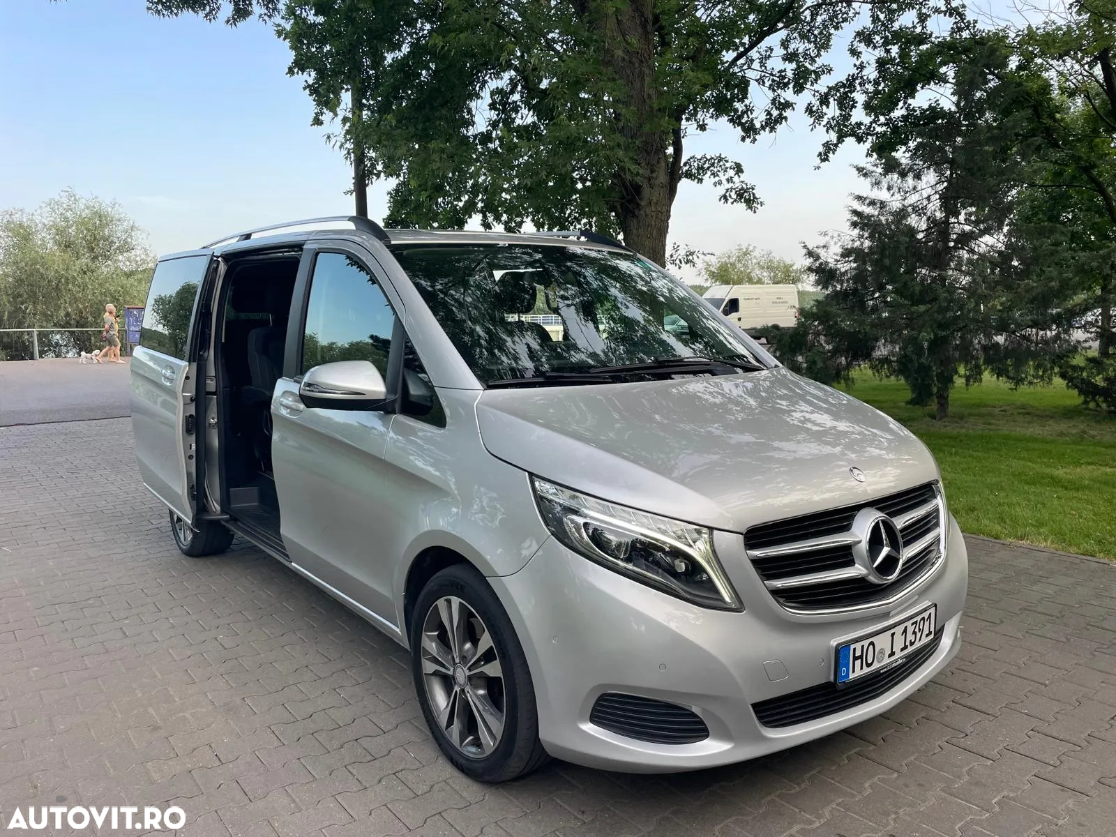 Mercedes-Benz V 250 (BlueTEC) d kompakt 4Matic 7G-TRONIC Edition - 24