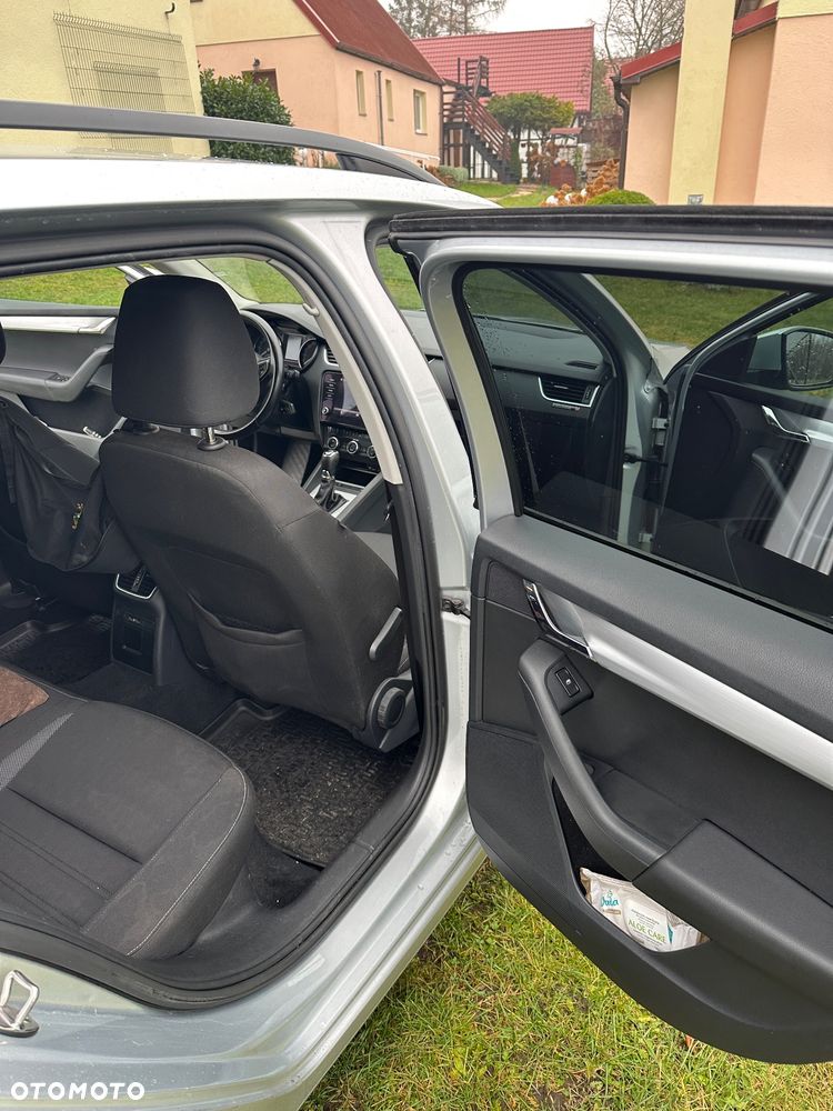 Skoda Octavia Scout 2.0 TDI 4x4 DSG - 10