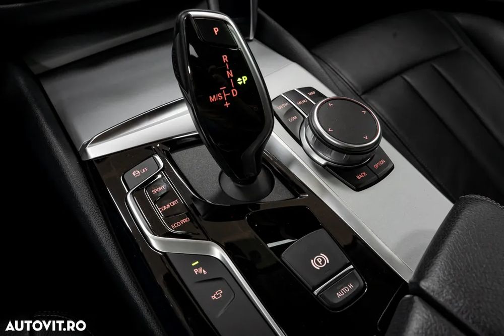 BMW Seria 5 530d xDrive AT - 33