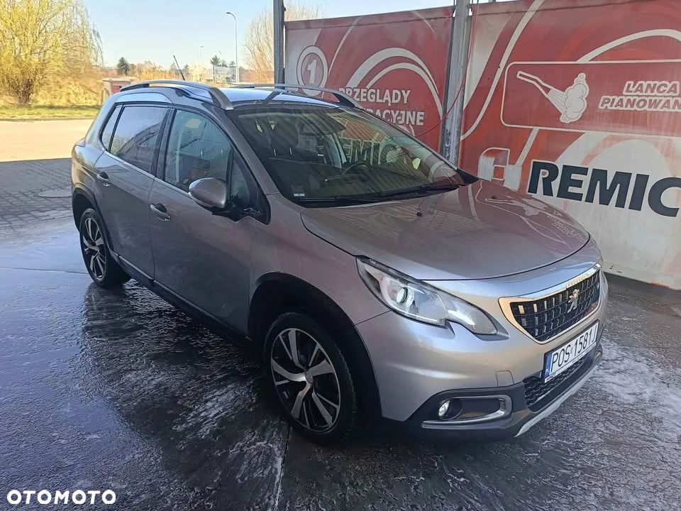 Peugeot 2008 1.2 Pure Tech GPF Allure S&S EAT6 - 1