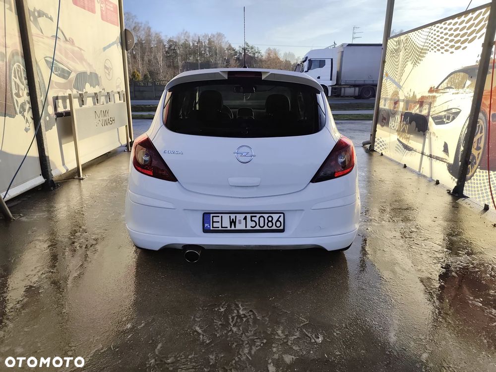 Opel Corsa ver-1-6t-gsi - 9