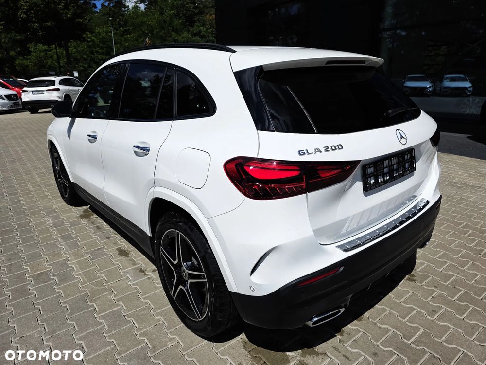 Mercedes-Benz GLA 200 AMG Line - 8