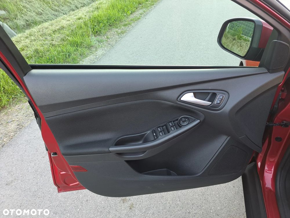 Ford Focus 1.5 EcoBoost Titanium ASS - 9