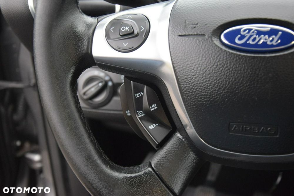 Ford Kuga 2.0 TDCi 4x4 Titanium - 37