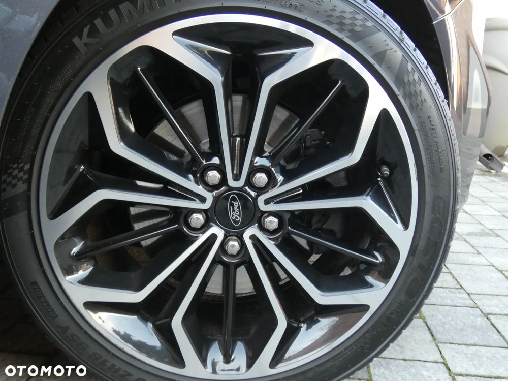 Ford Focus ver-2-0-ecoblue-st--line - 26