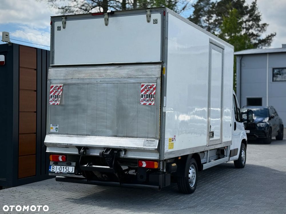 Fiat Ducato 2.3 131KM / Kontener 4,2m 8EP + Winda Palfinger 750kg / 250.476KM PRZEBIEG / 2019 ROK PRODUKCJI / ZAREJESTROWANY W PL / PO PRZEGLĄDZIE UDT / GOTOWY DO PRACY ! - 8