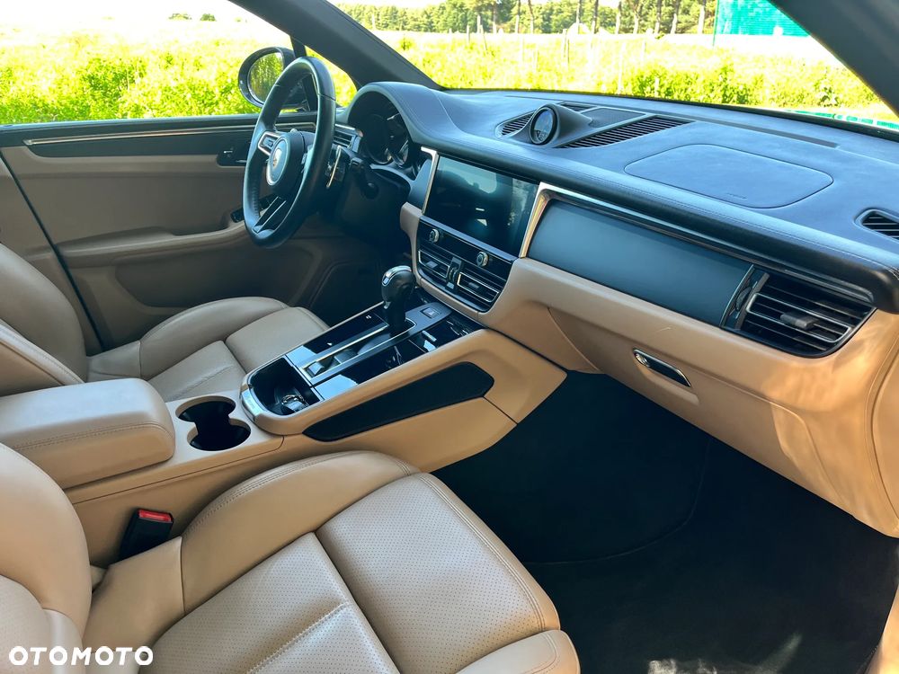Porsche Macan Standard - 25