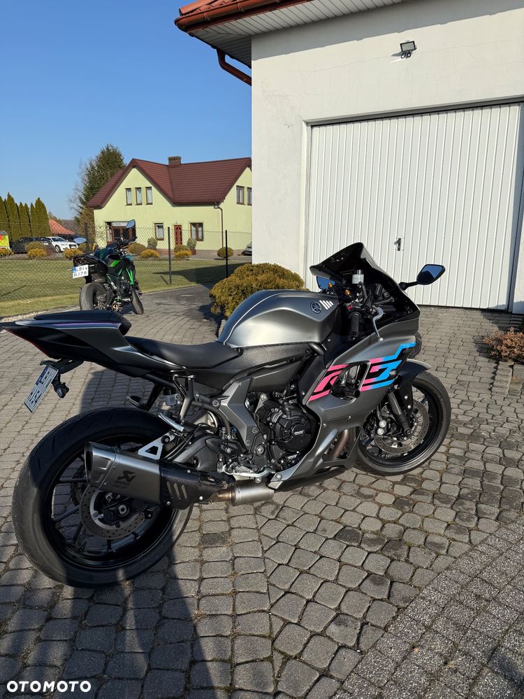 Yamaha R7 - 10