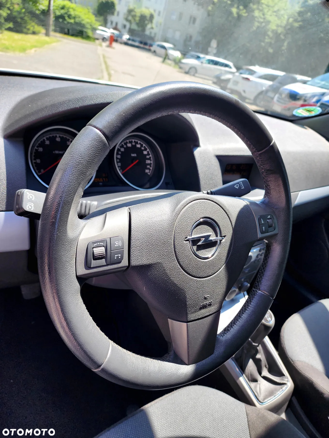Opel Astra GTC 1.6 Edition - 21