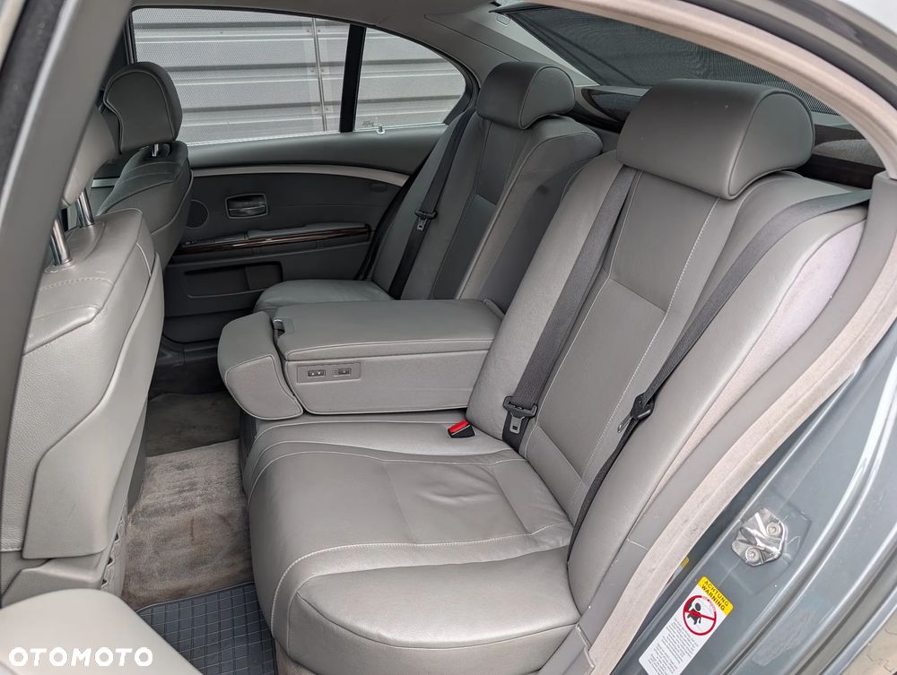 BMW Seria 7 - 18