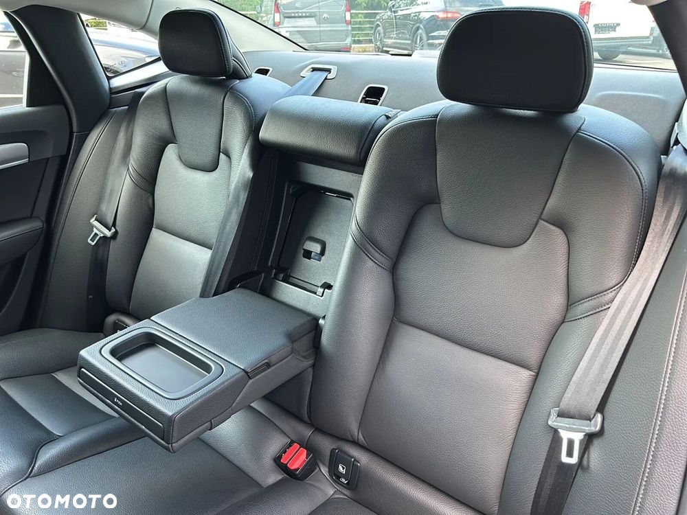 Volvo S90 D4 SCR Momentum Pro - 19