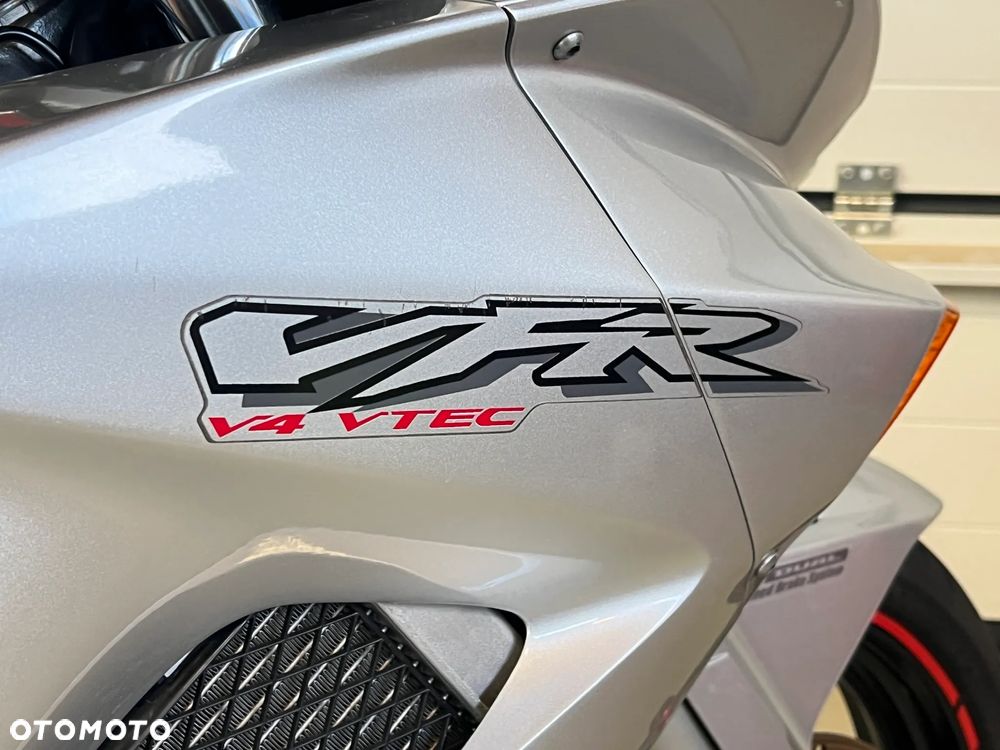 Honda VFR - 31