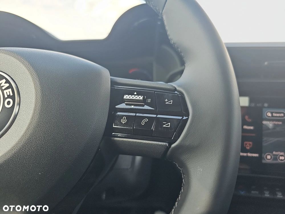 Alfa Romeo Junior 1.2 mHEV Ti eDCT - 18