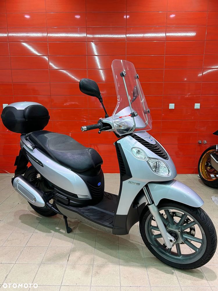 Piaggio Carnaby - 1