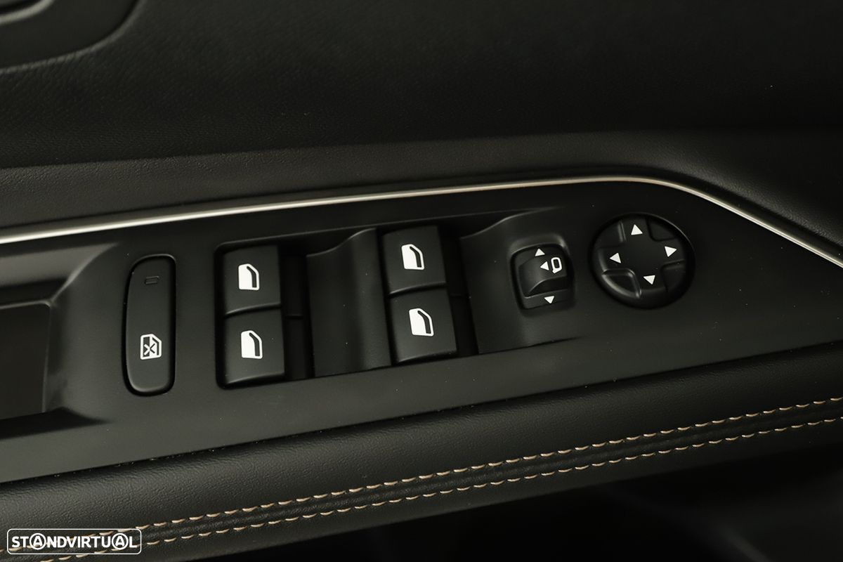 Peugeot 3008 1.2 PureTech GT EAT8 - 19