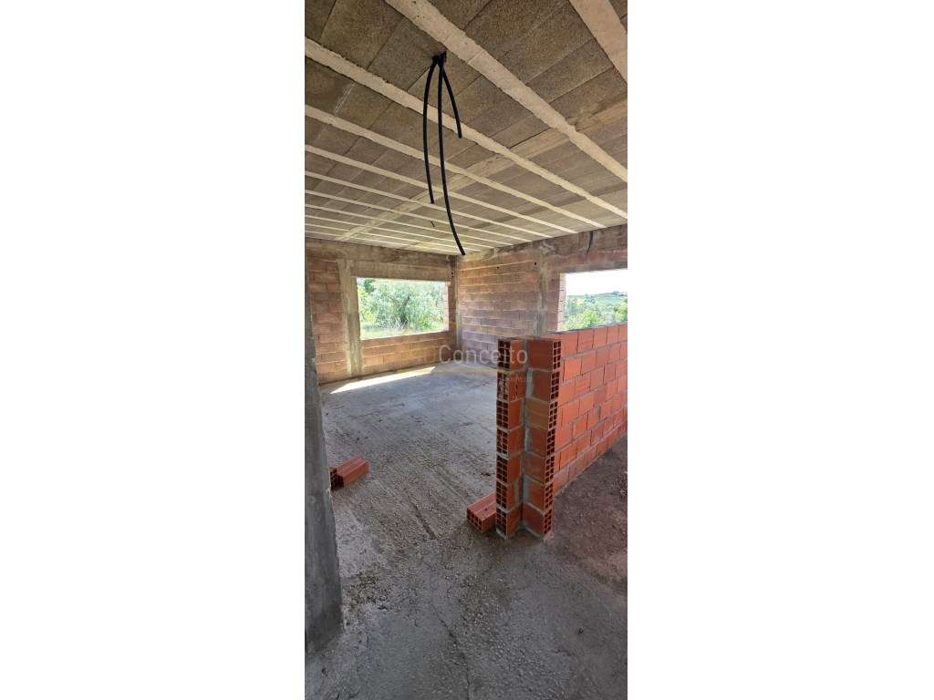 Moradia Térrea para terminar de construir - Grande imagem: 3/10