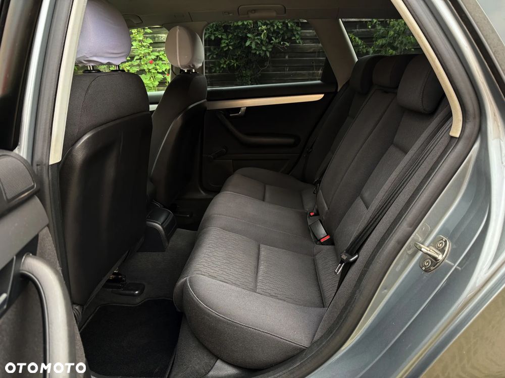 Audi A4 Avant 2.0 TDI - 16