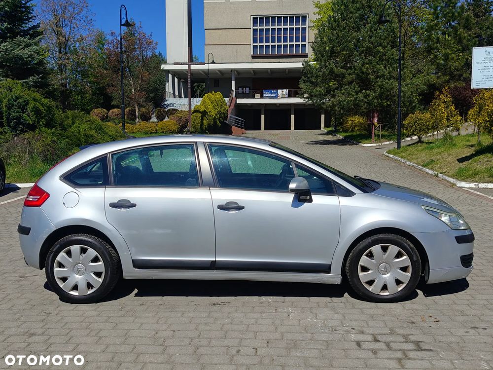 Citroën C4 1.4 16V Impress - 2