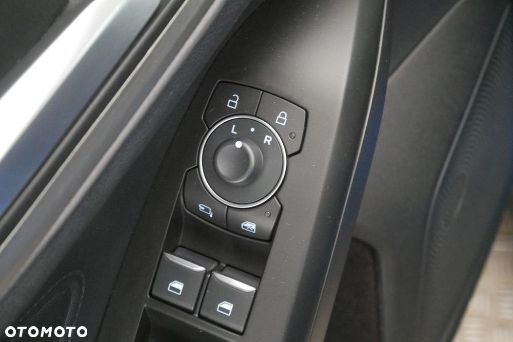 Ford Focus 1.0 EcoBoost Titanium - 27