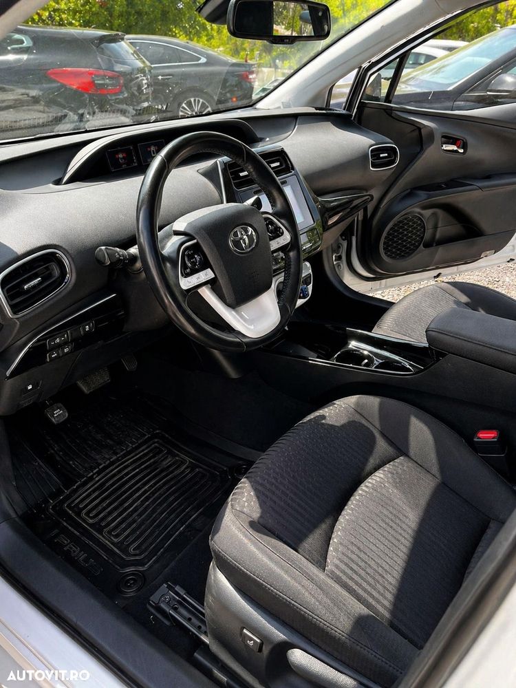 Toyota Prius Hybrid - 14
