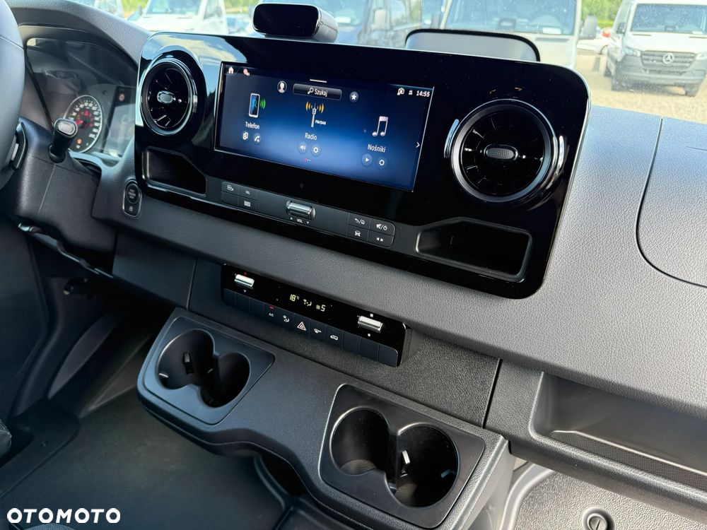Mercedes-Benz Sprinter - 28