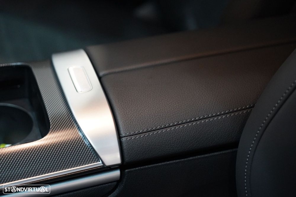 Mercedes-Benz C 300 e AMG Line - 28