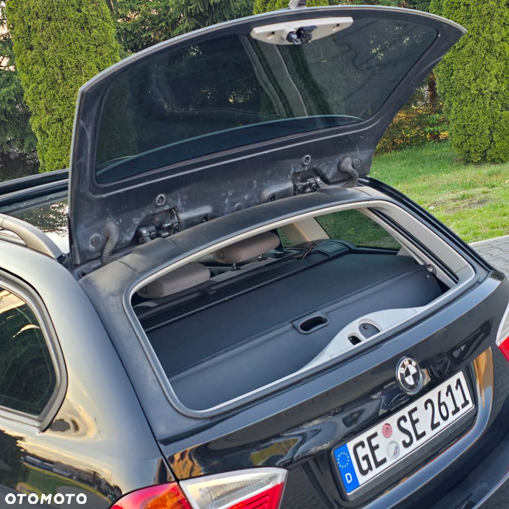 BMW Seria 3 320i Touring - 21